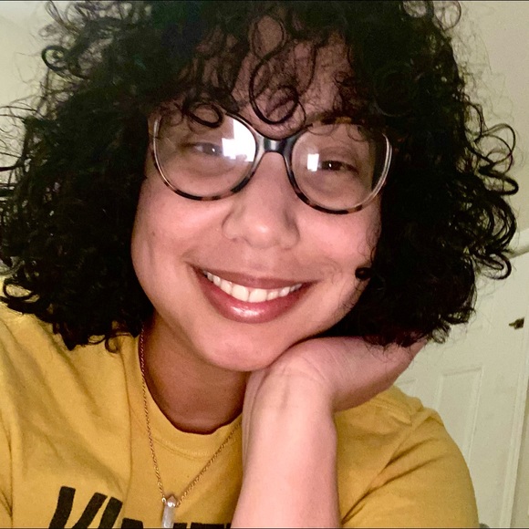 Meet your Posher, Jennifer - Picture 1 of 1